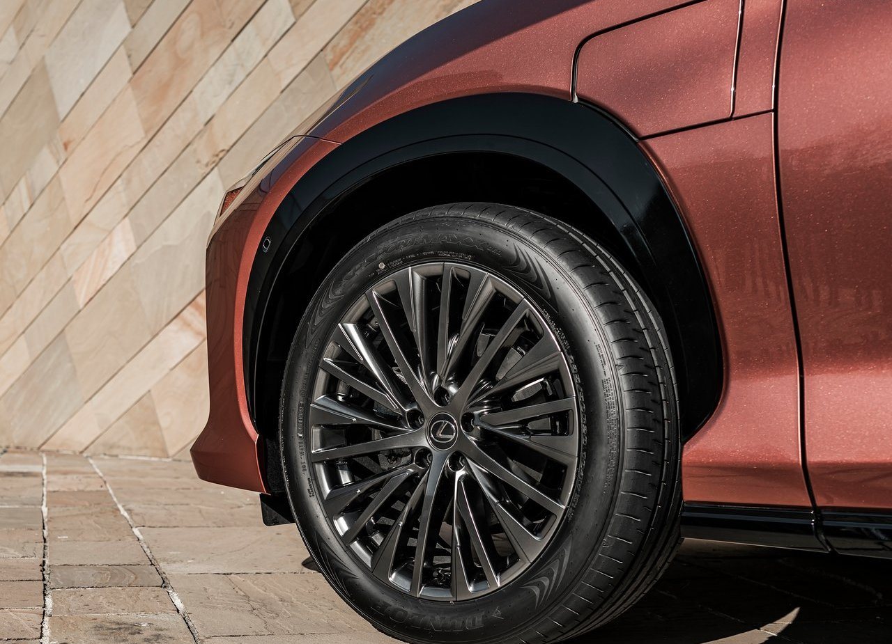 LEXUS RZ 450e, foto 207