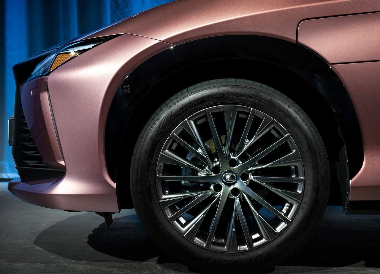 LEXUS RZ 450e, foto 208