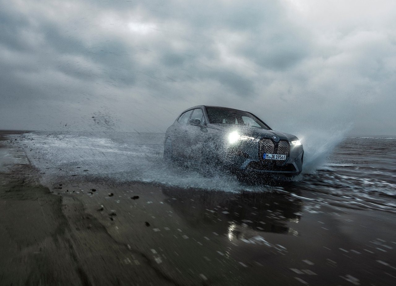 BMW iX M60, foto 82