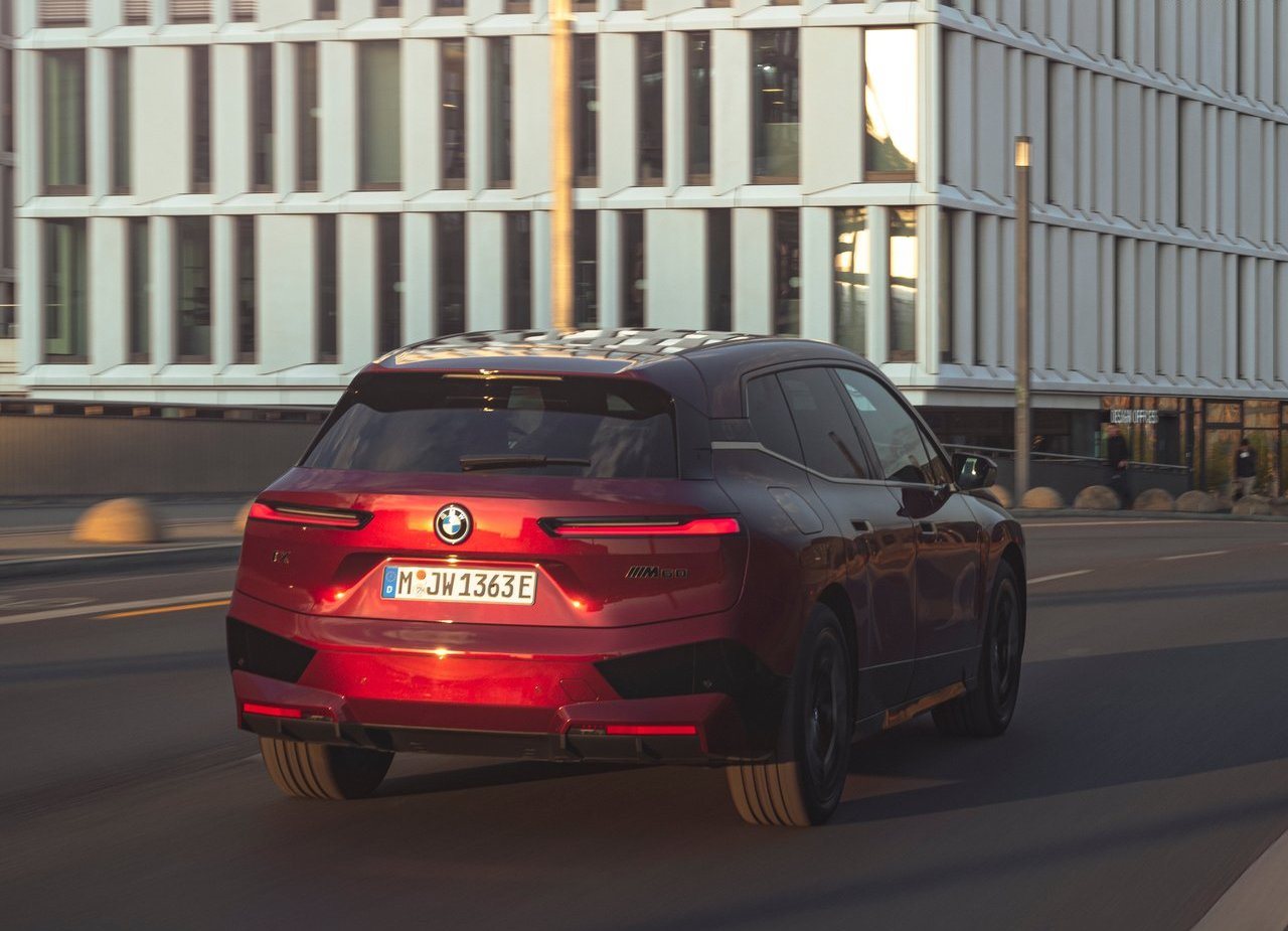 BMW iX M60, foto 100