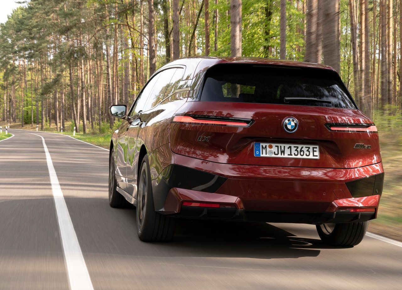 BMW iX M60, foto 102