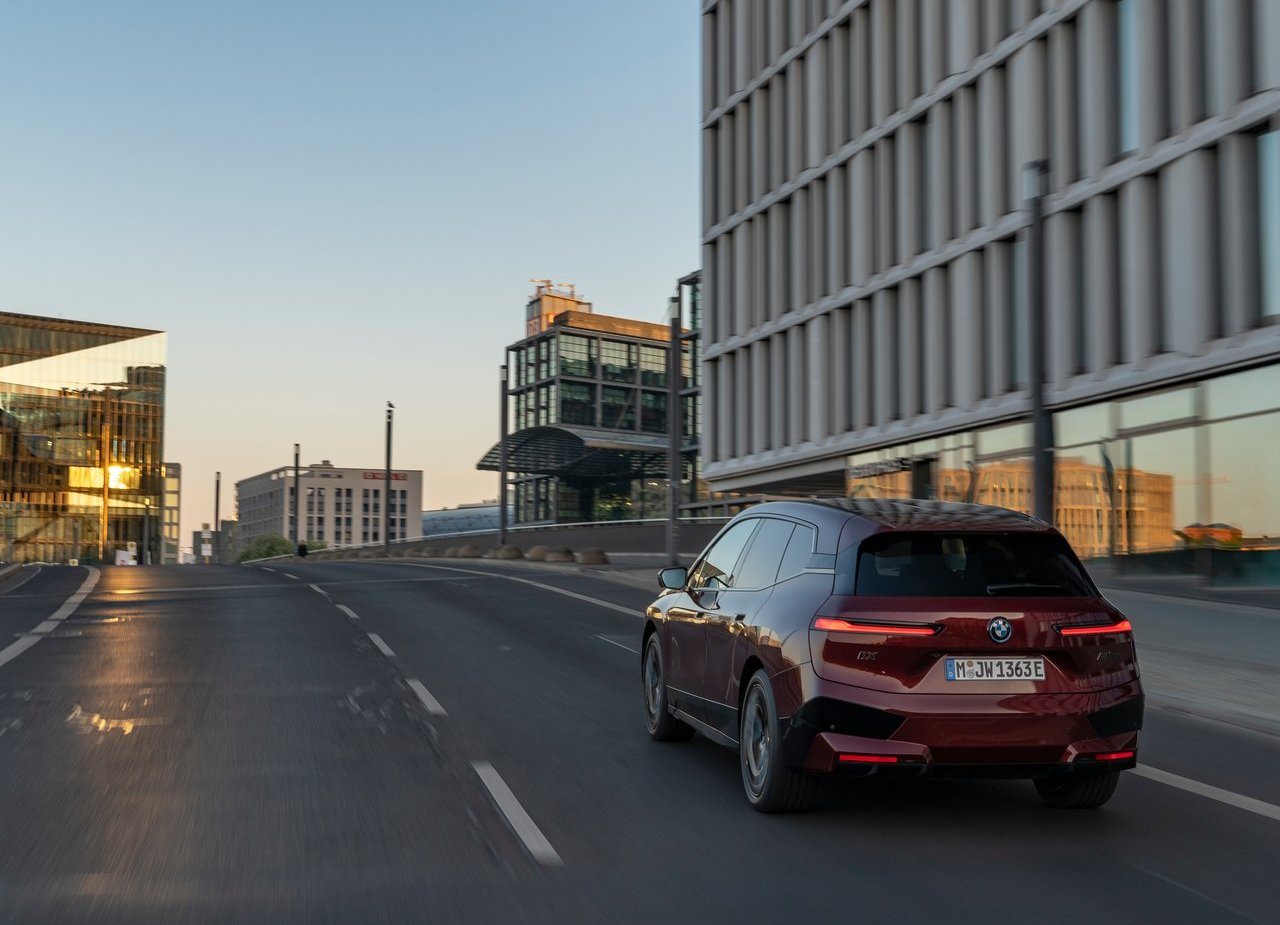 BMW iX M60, foto 106