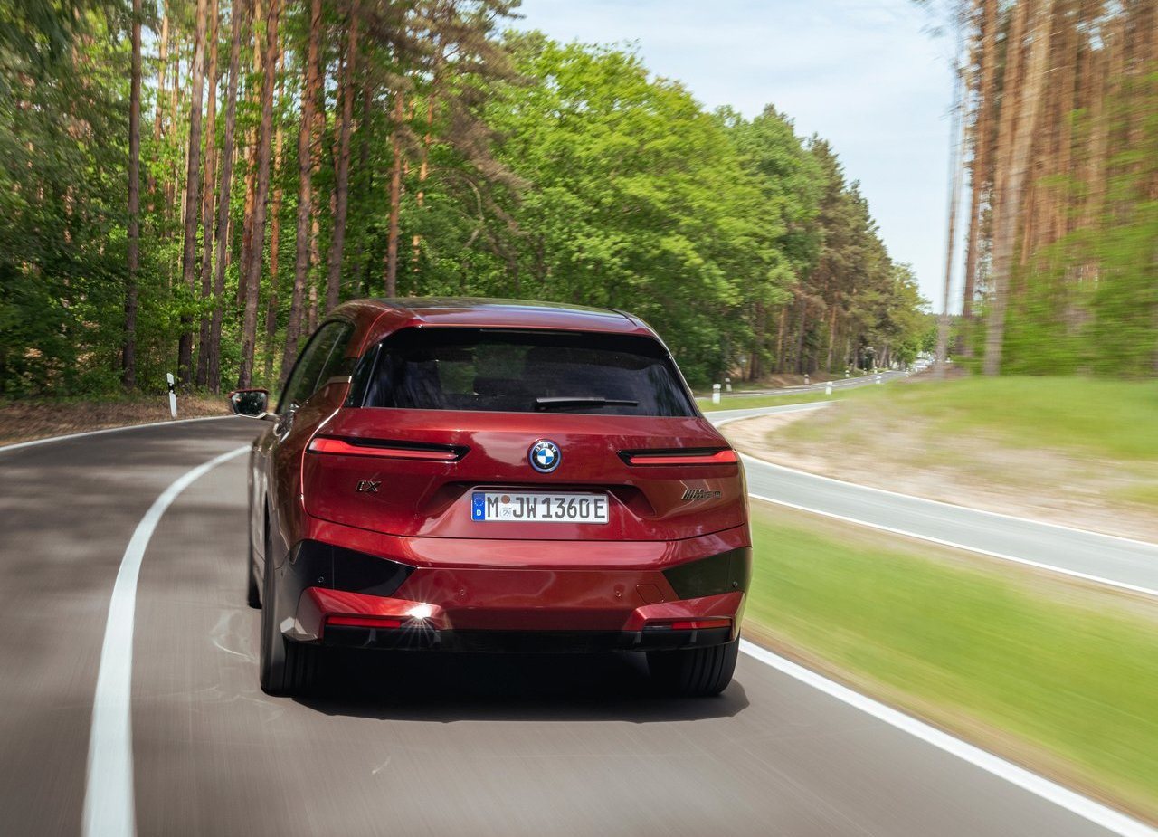BMW iX M60, foto 109