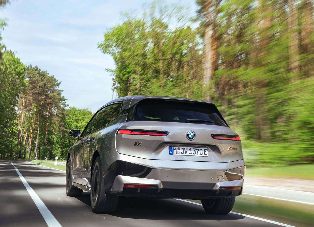 BMW iX M60, foto 111