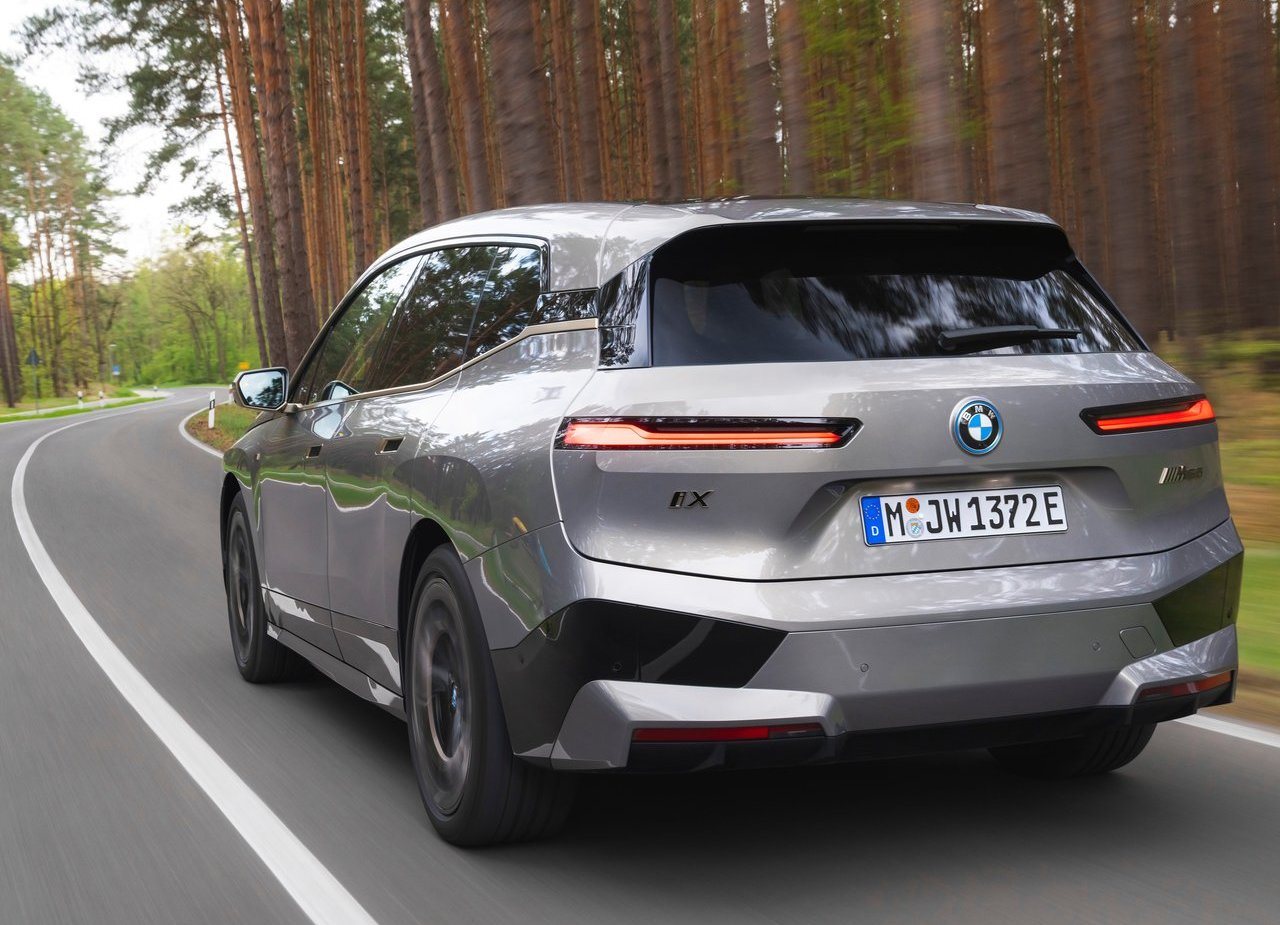 BMW iX M60, foto 113