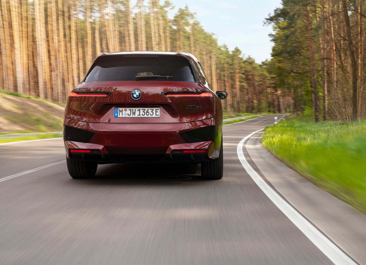 BMW iX M60, foto 127