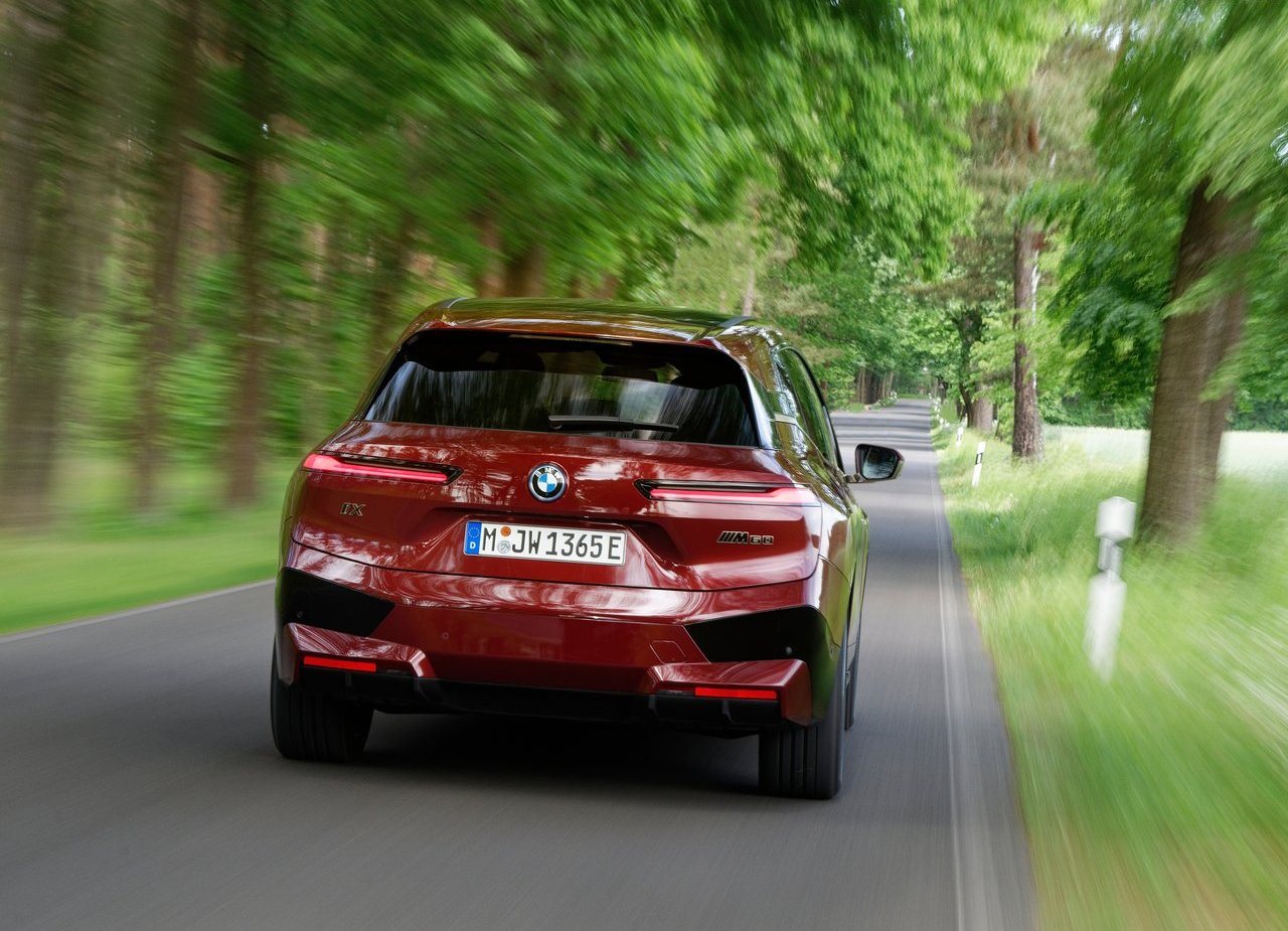 BMW iX M60, foto 128