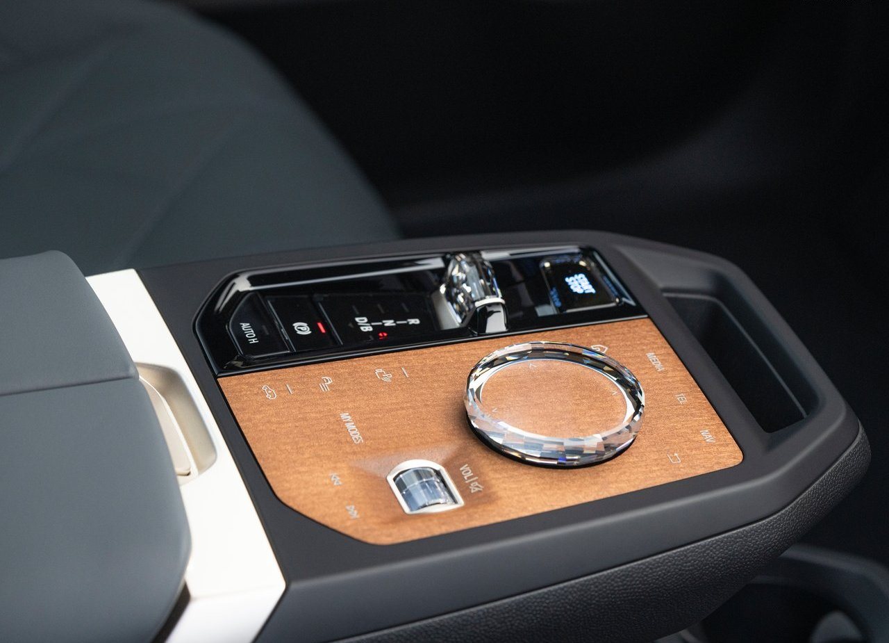 BMW iX M60, foto 143