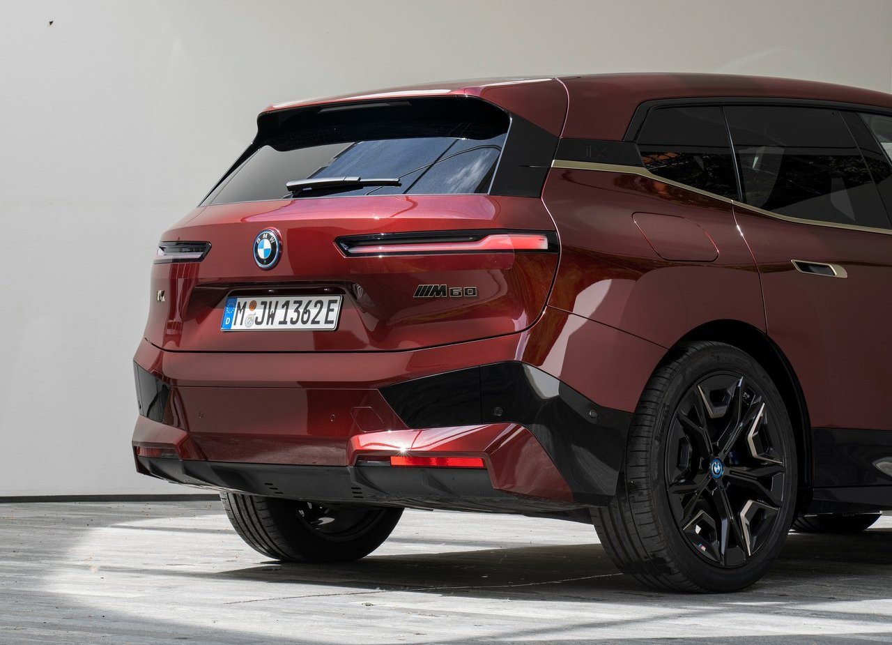 BMW iX M60, foto 161