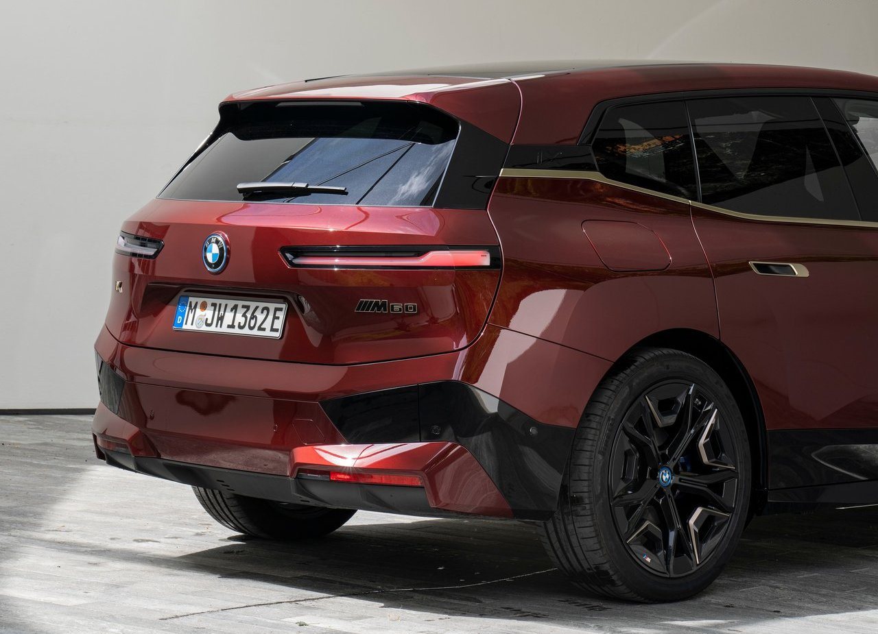 BMW iX M60, foto 162
