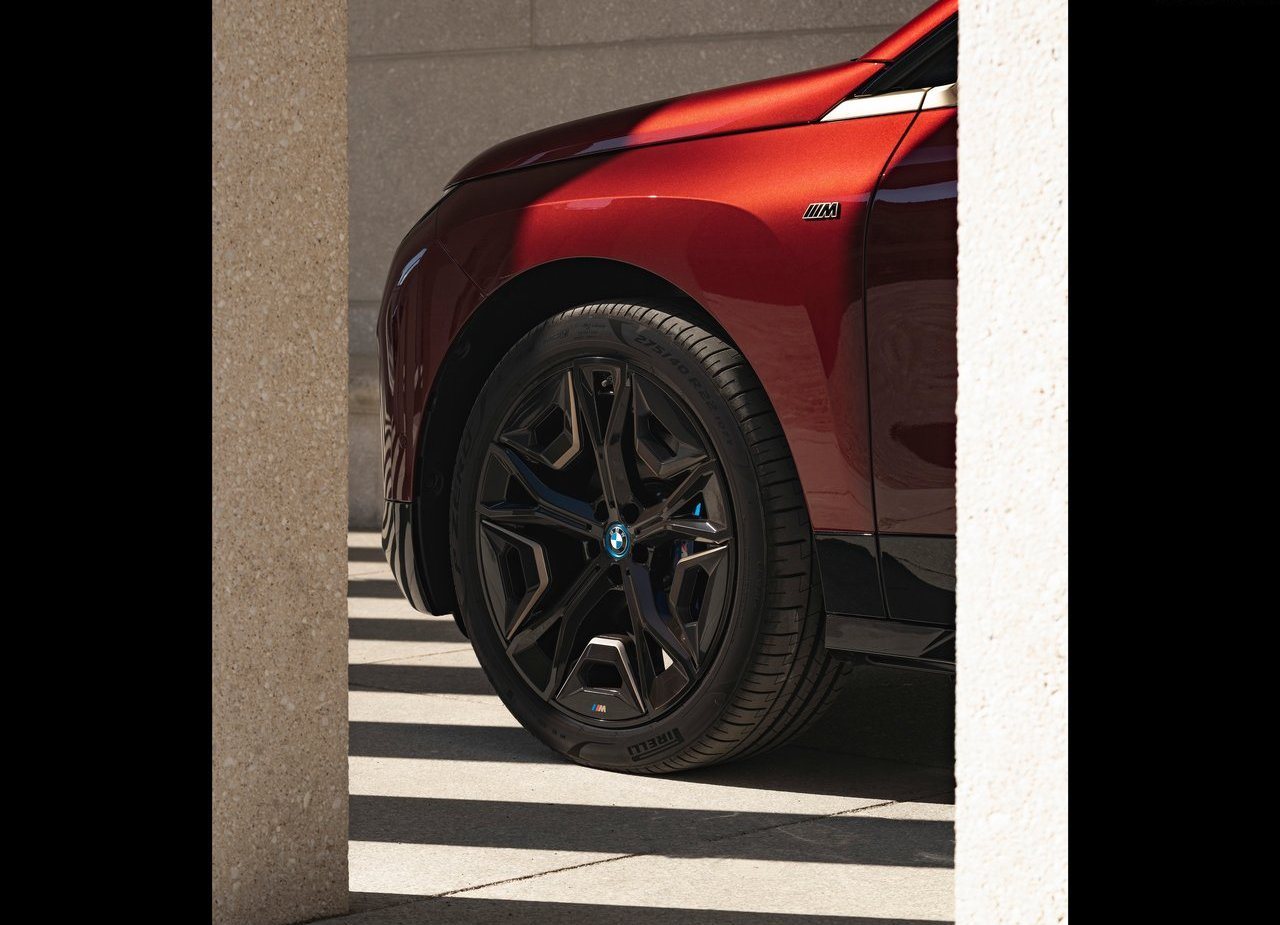BMW iX M60, foto 200