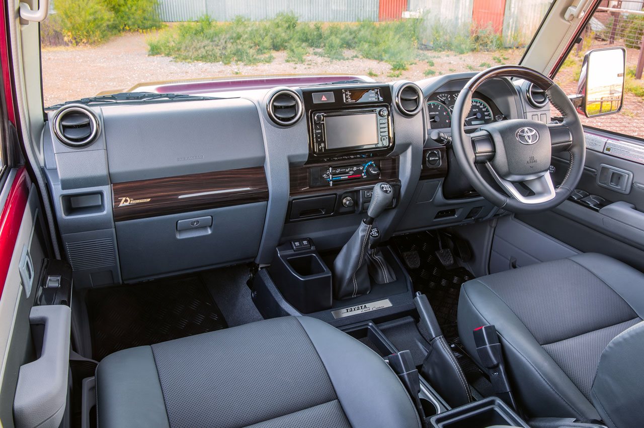 TOYOTA LAND CRUISER 70, foto 4