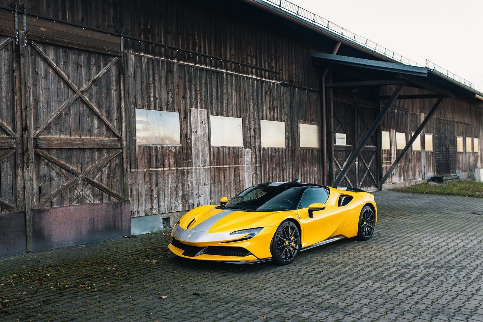 FERRARI SF90 STRADALE ASSETTO FIORANO, foto 2