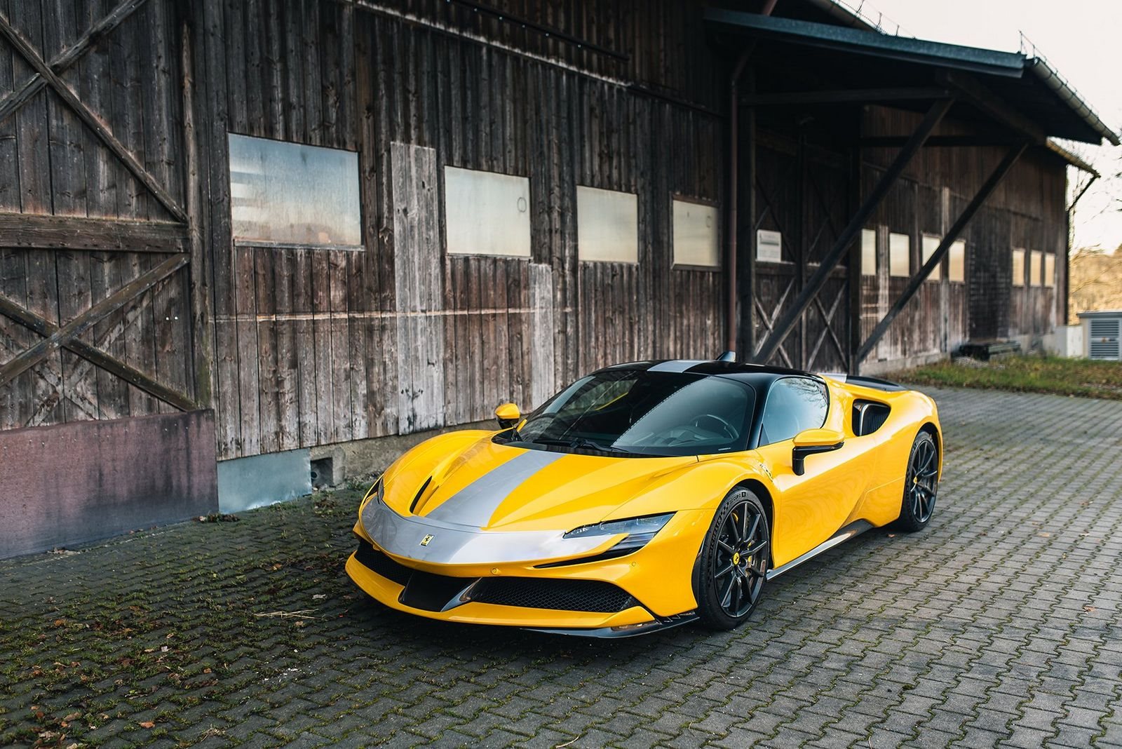 FERRARI SF90 STRADALE ASSETTO FIORANO, foto 9
