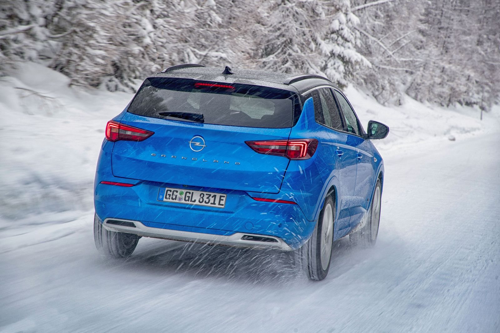 OPEL GRANDLAND HYBRID4, foto 3