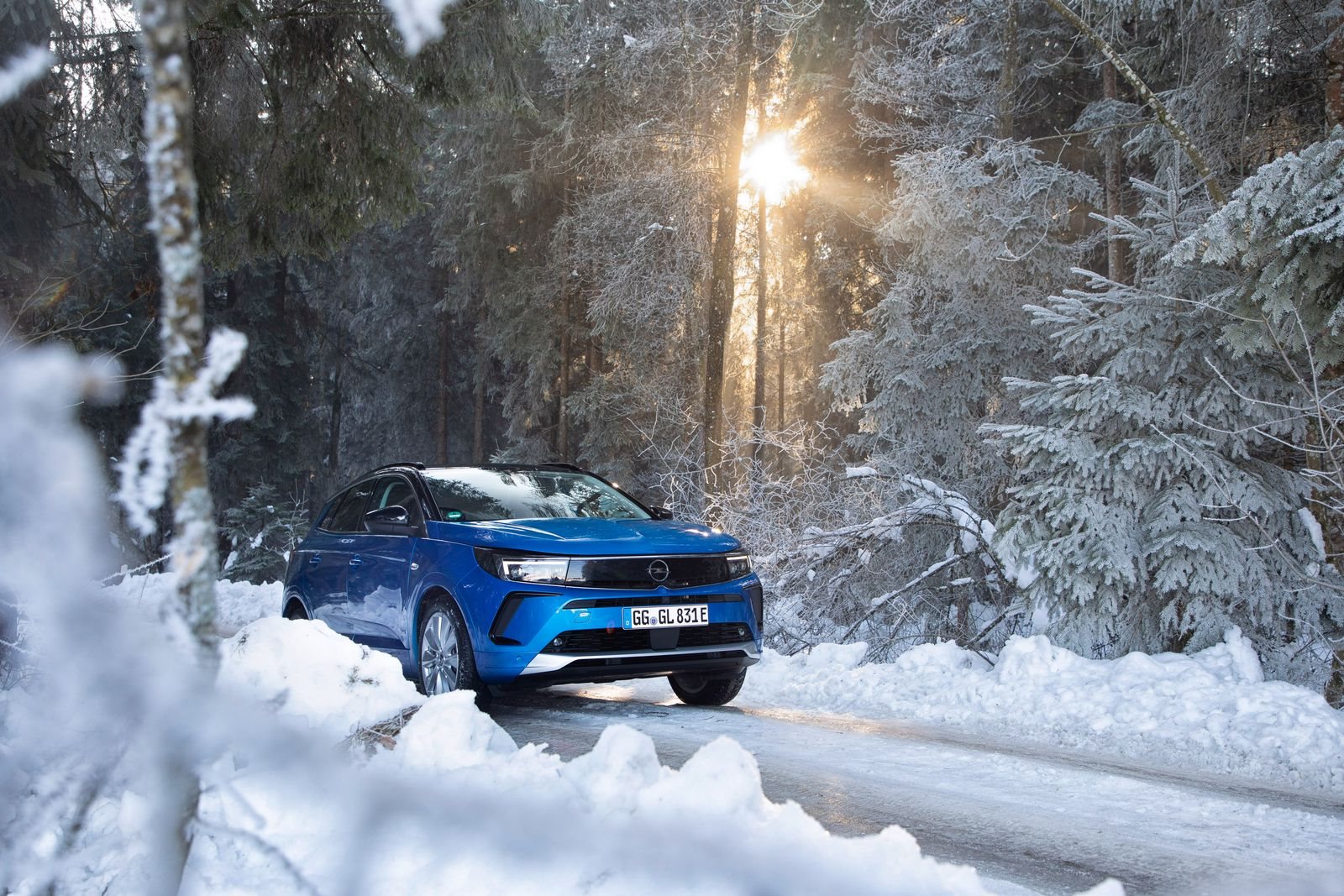 OPEL GRANDLAND HYBRID4, foto 4