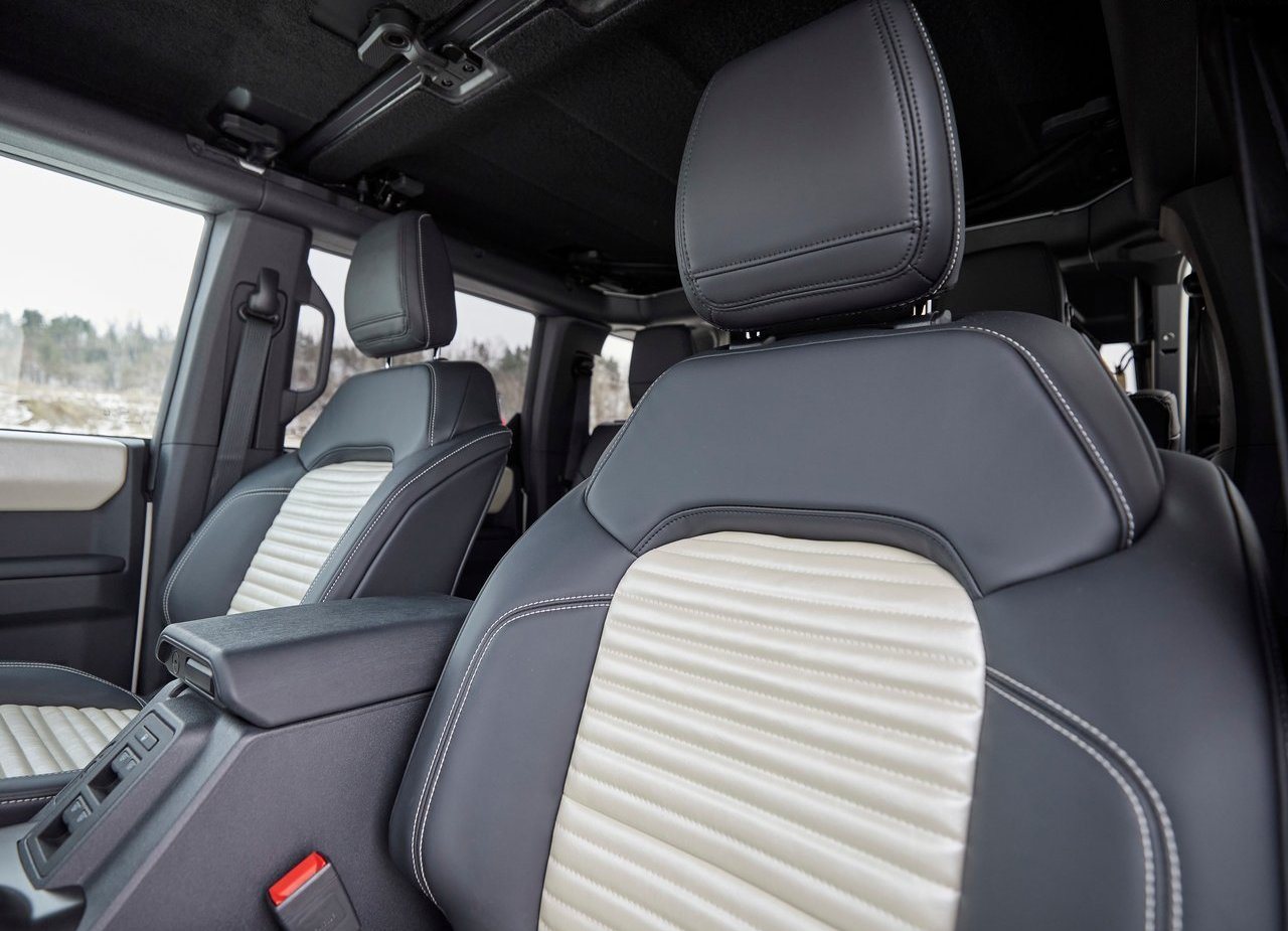 FORD BRONCO POPE FRANCIS CENTER FIRST EDITION, foto 7