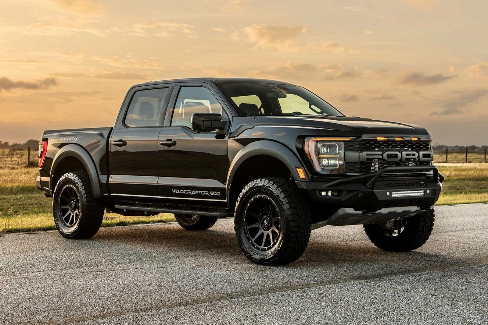 2022 - FORD F-150 VELOCIRAPTOR 600 BY HENNESSEY BLACK, foto 1