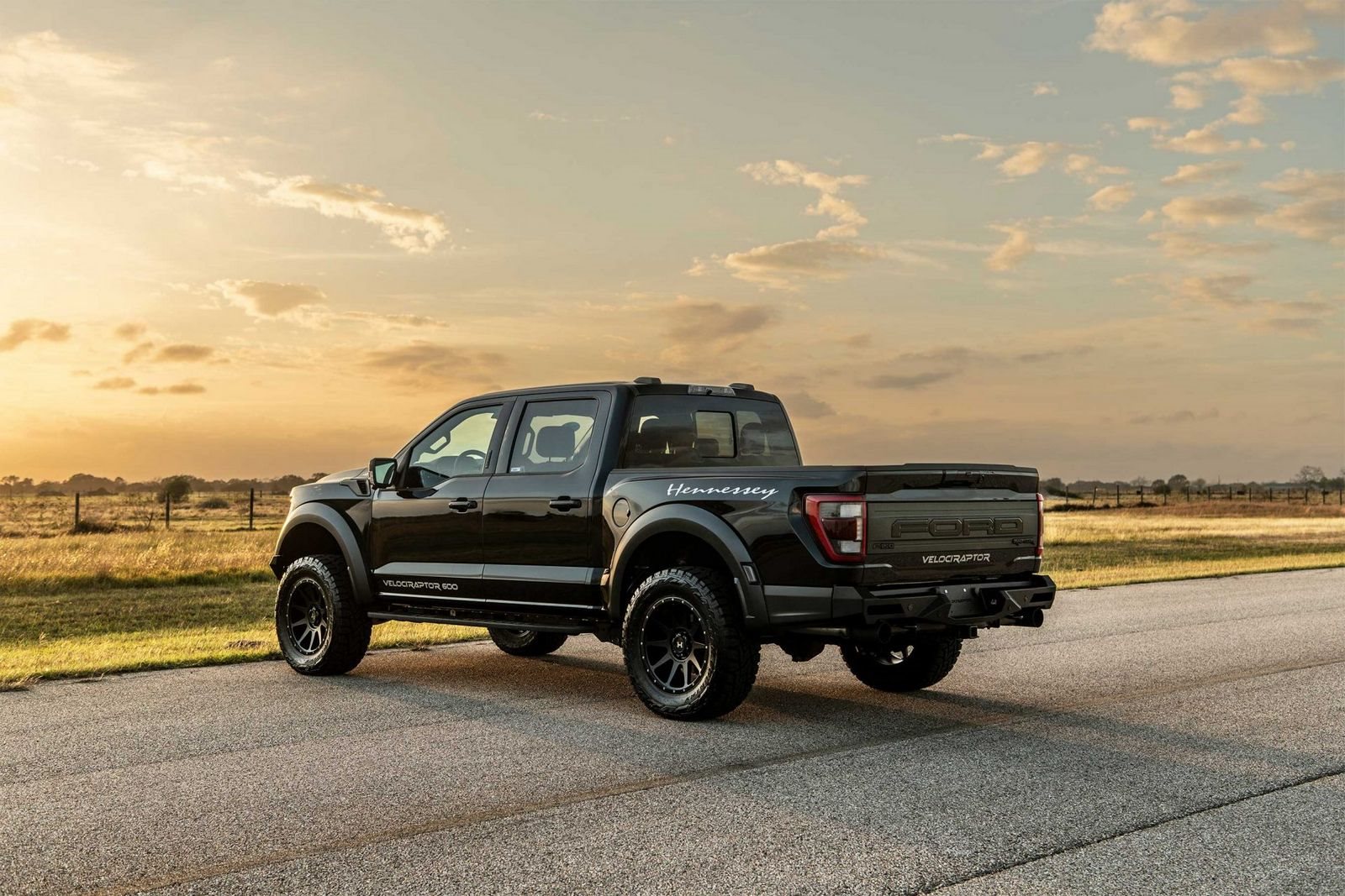 2022 - FORD F-150 VELOCIRAPTOR 600 BY HENNESSEY BLACK, foto 6