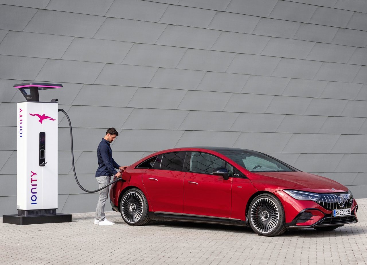 2023 - MERCEDES-AMG EQE 43, foto 4