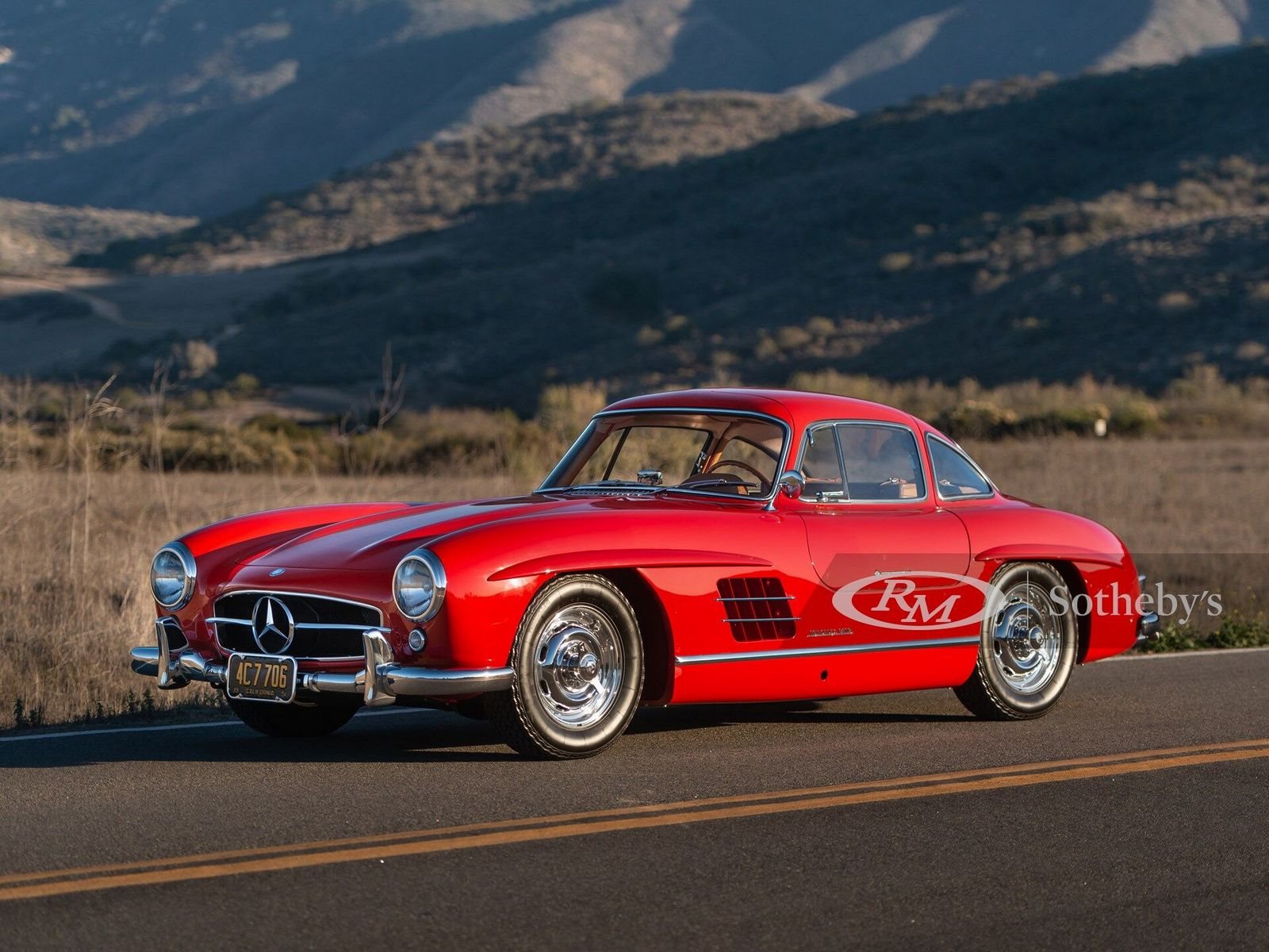 1955 - MERCEDES-BENZ 300 SL GULLWING FIRE ENGINE RED, foto 1