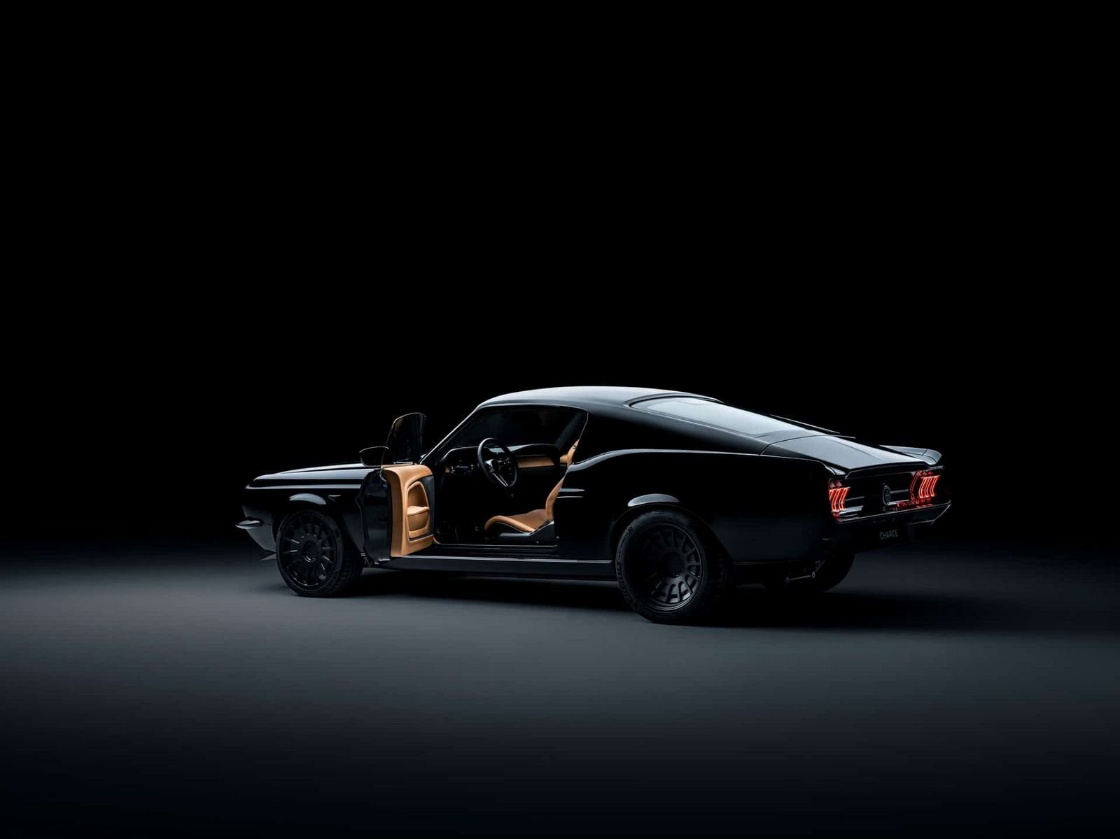2022 - FORD MUSTANG ELECTRIC BY CHARGE, foto 2