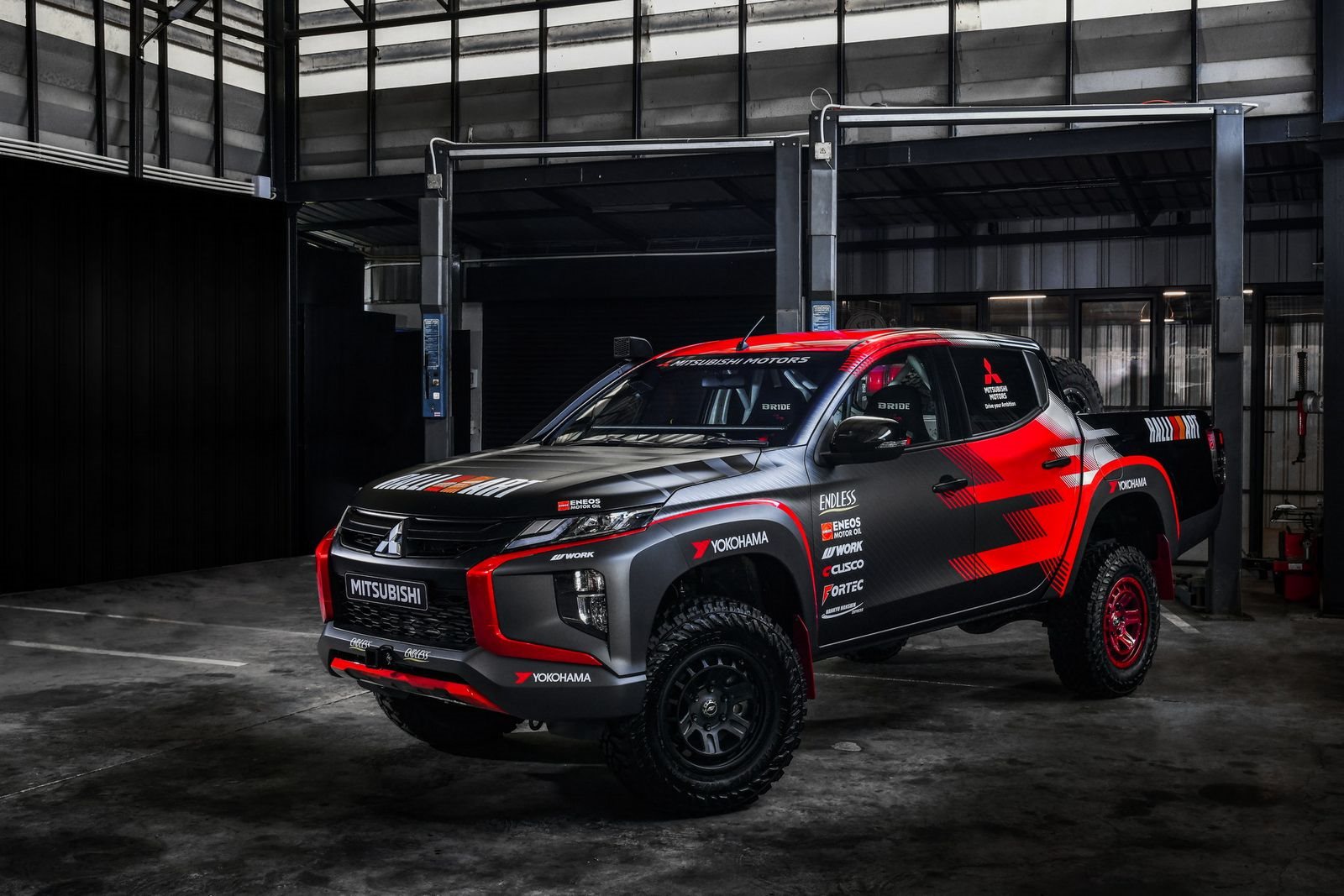 MITSUBISHI RALLIART TRITON L200 RALLY CAR, foto 1