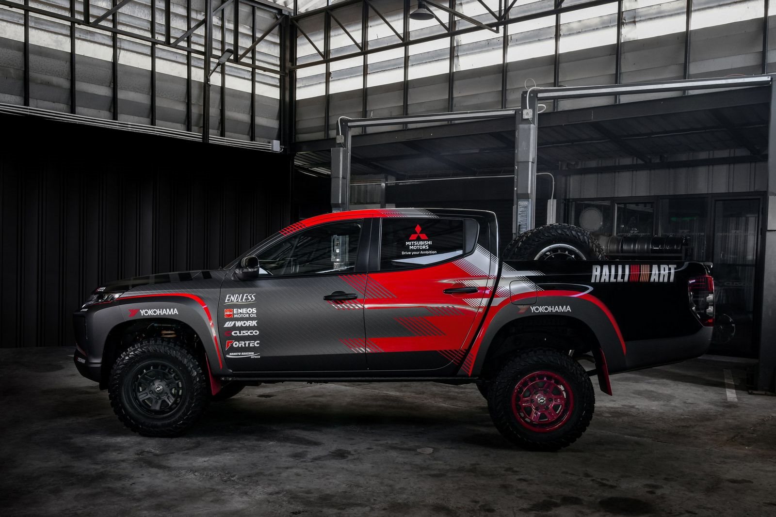 MITSUBISHI RALLIART TRITON L200 RALLY CAR, foto 4