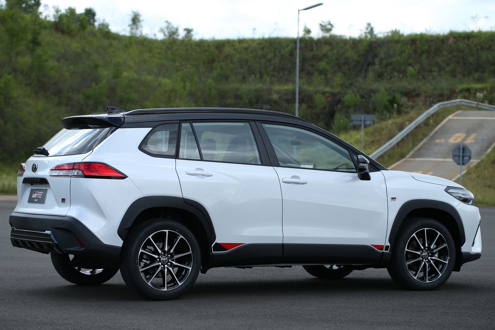 TOYOTA COROLLA CROSS GR-SPORT, foto 6