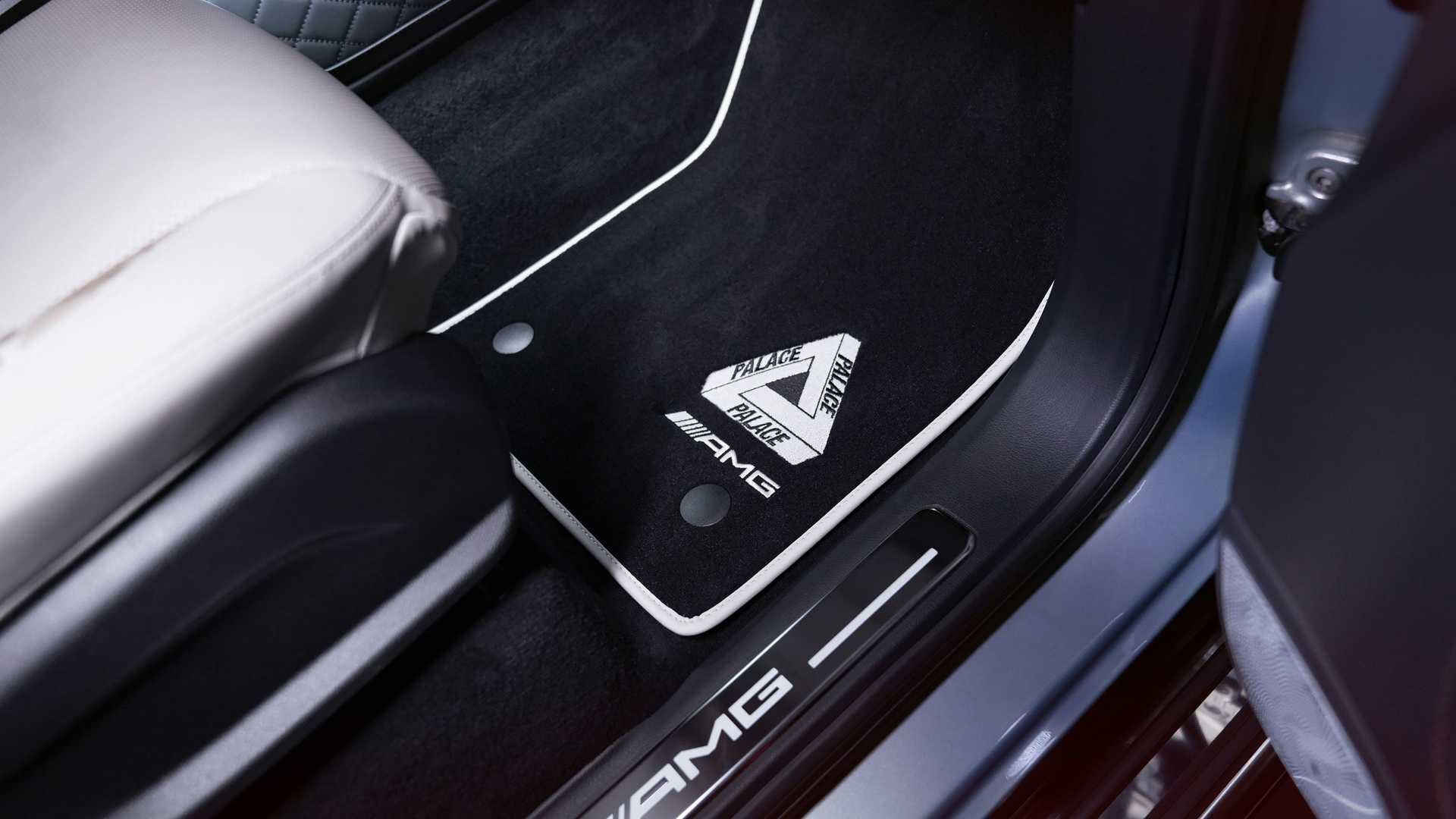 2022 - MERCEDES-AMG & PALACE SKATEBOARDS ART CARS, foto 10