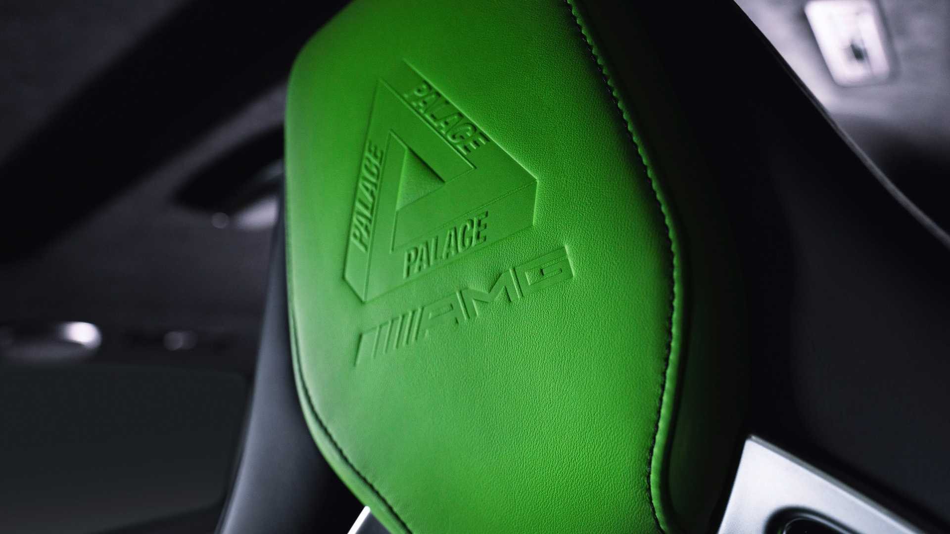 2022 - MERCEDES-AMG & PALACE SKATEBOARDS ART CARS, foto 15
