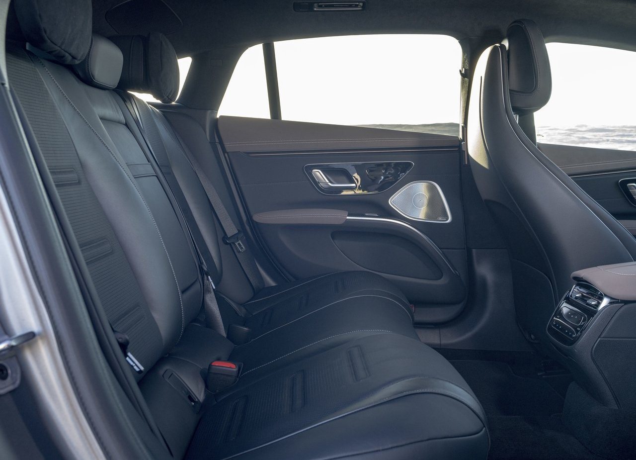 2022 - MERCEDES-AMG EQS 53 UK VERSION, foto 38