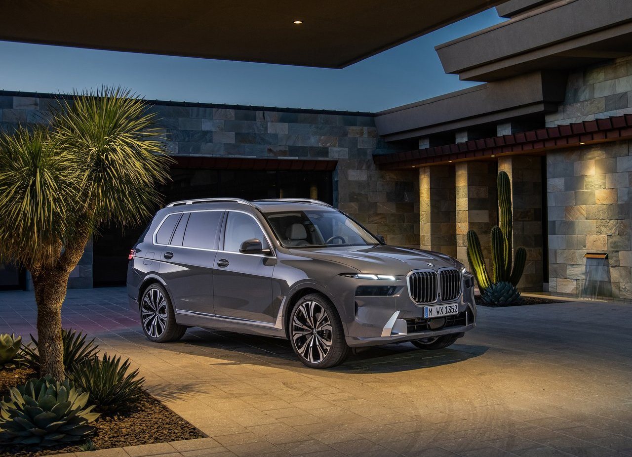 2023 - BMW X7, foto 31