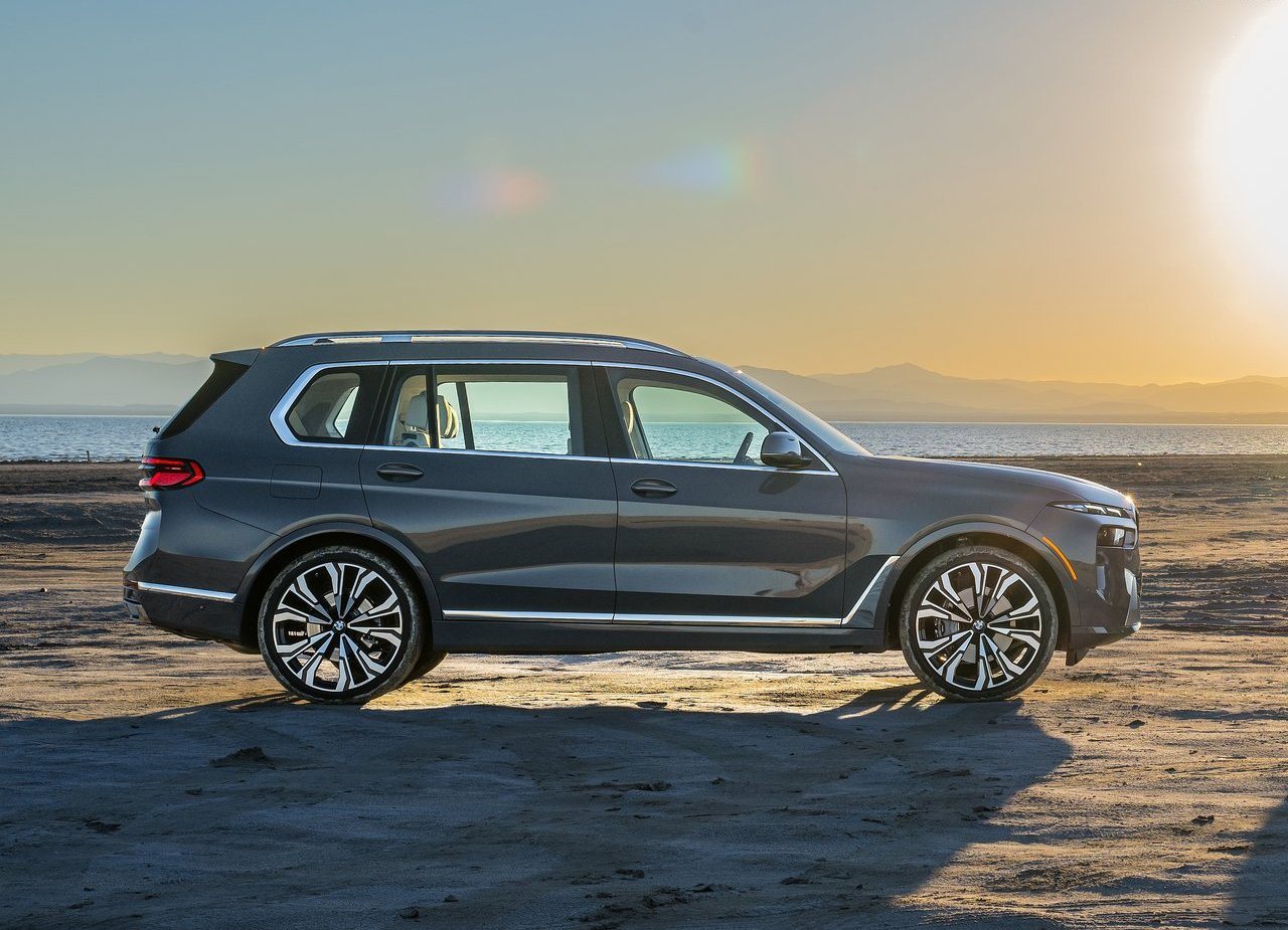 2023 - BMW X7, foto 83