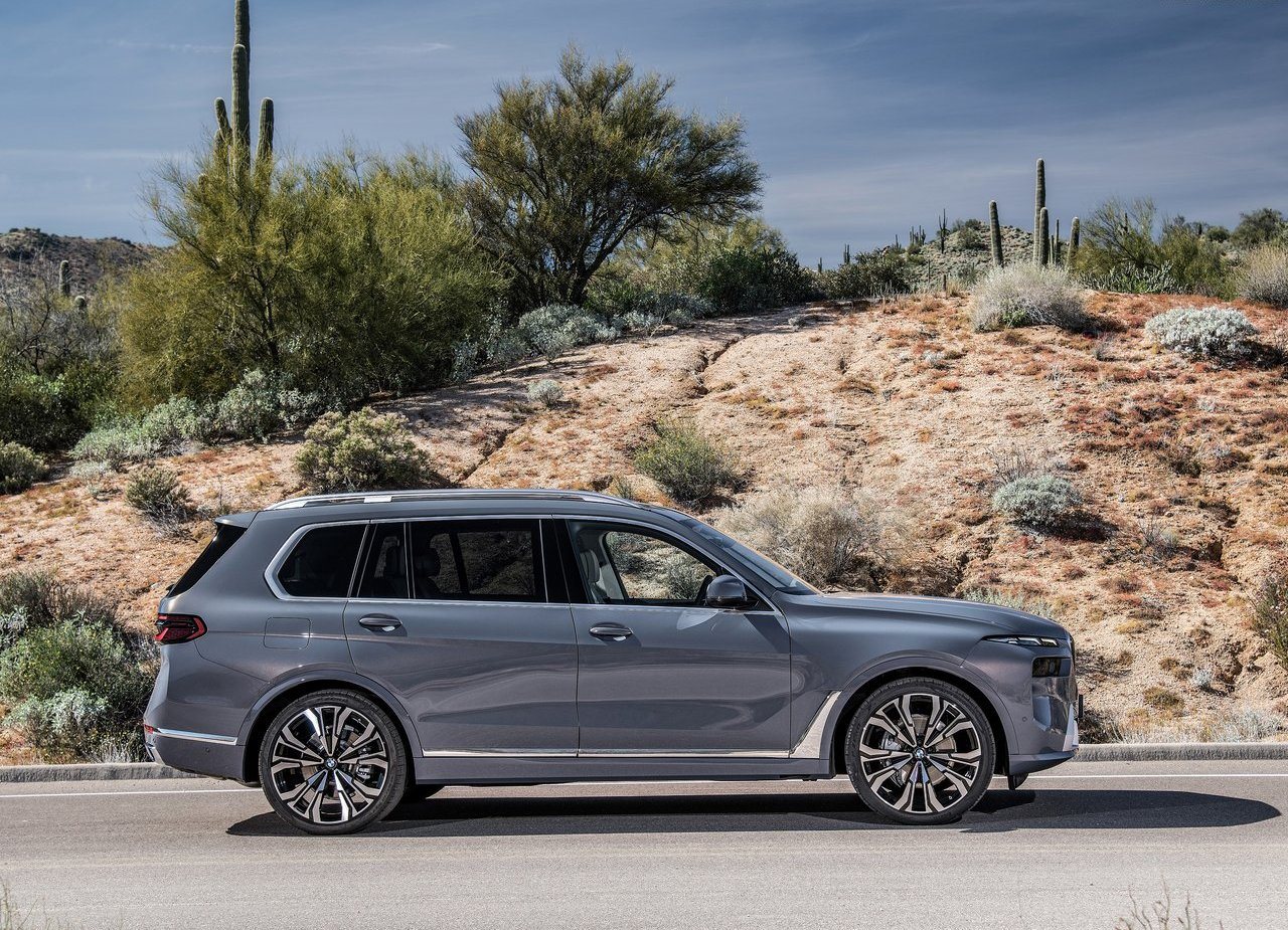 2023 - BMW X7, foto 84