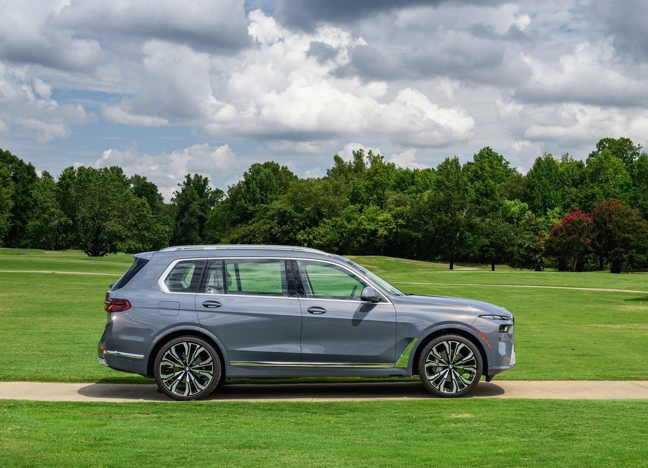 2023 - BMW X7, foto 87