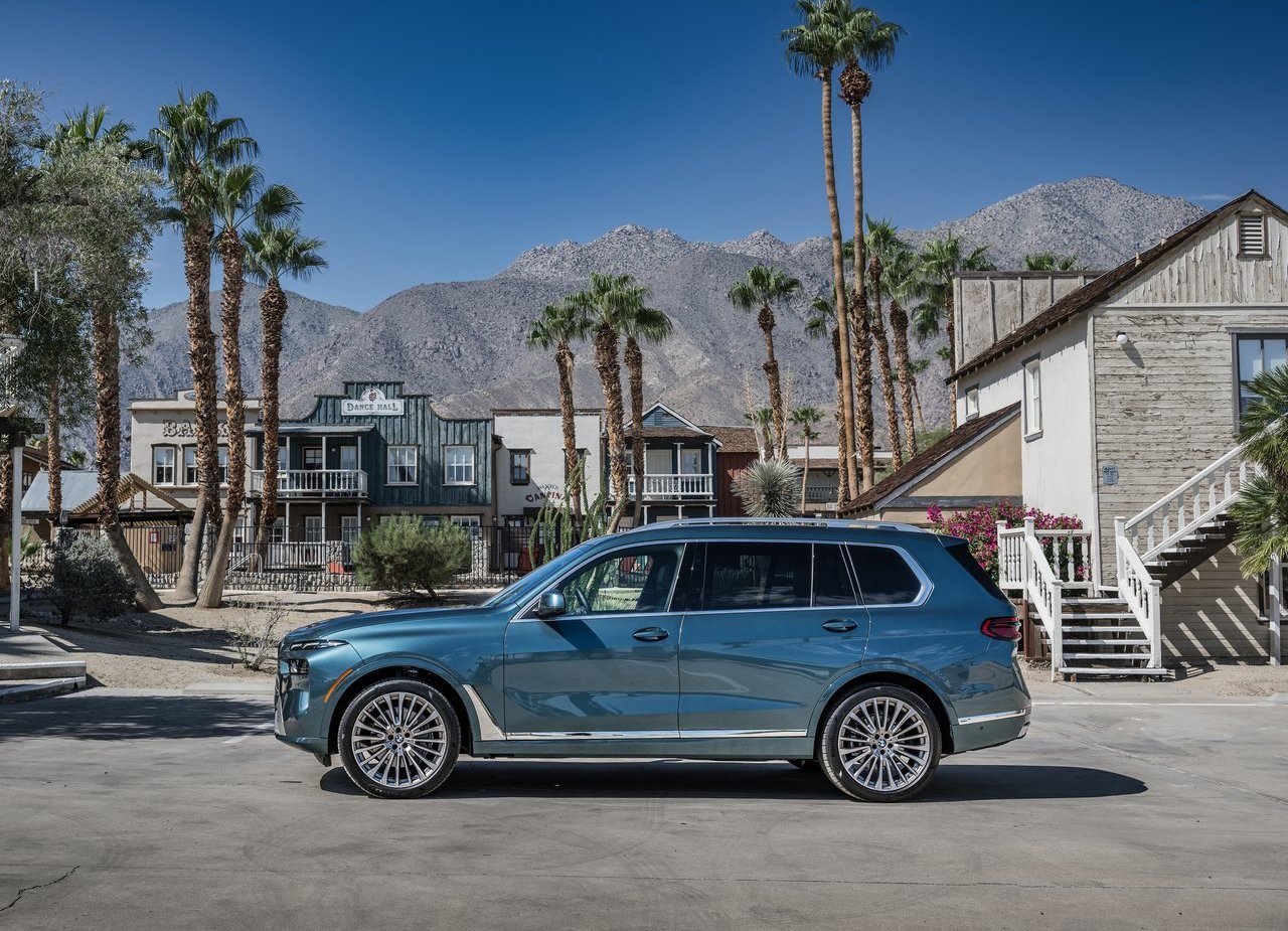 2023 - BMW X7, foto 90