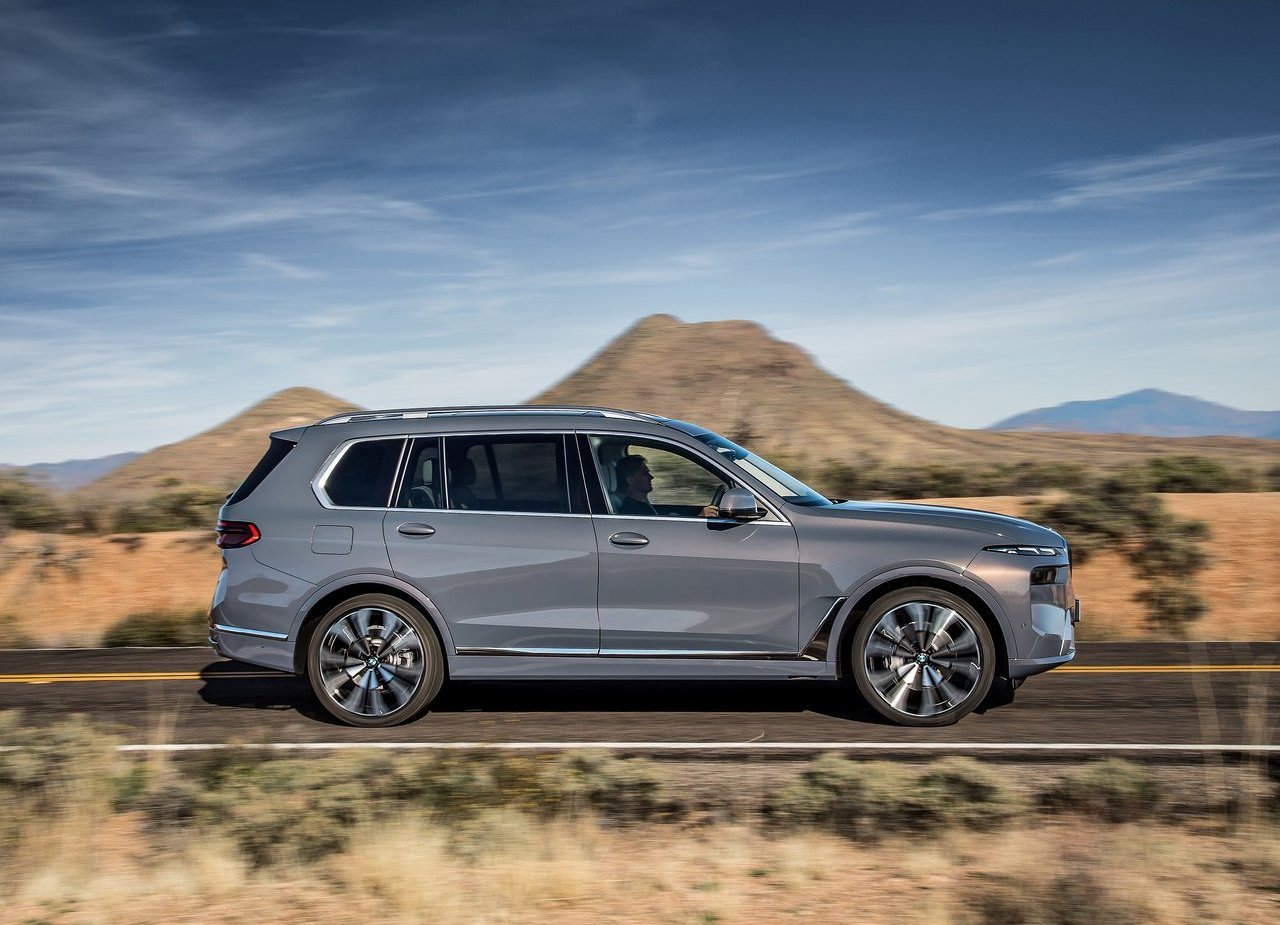 2023 - BMW X7, foto 96