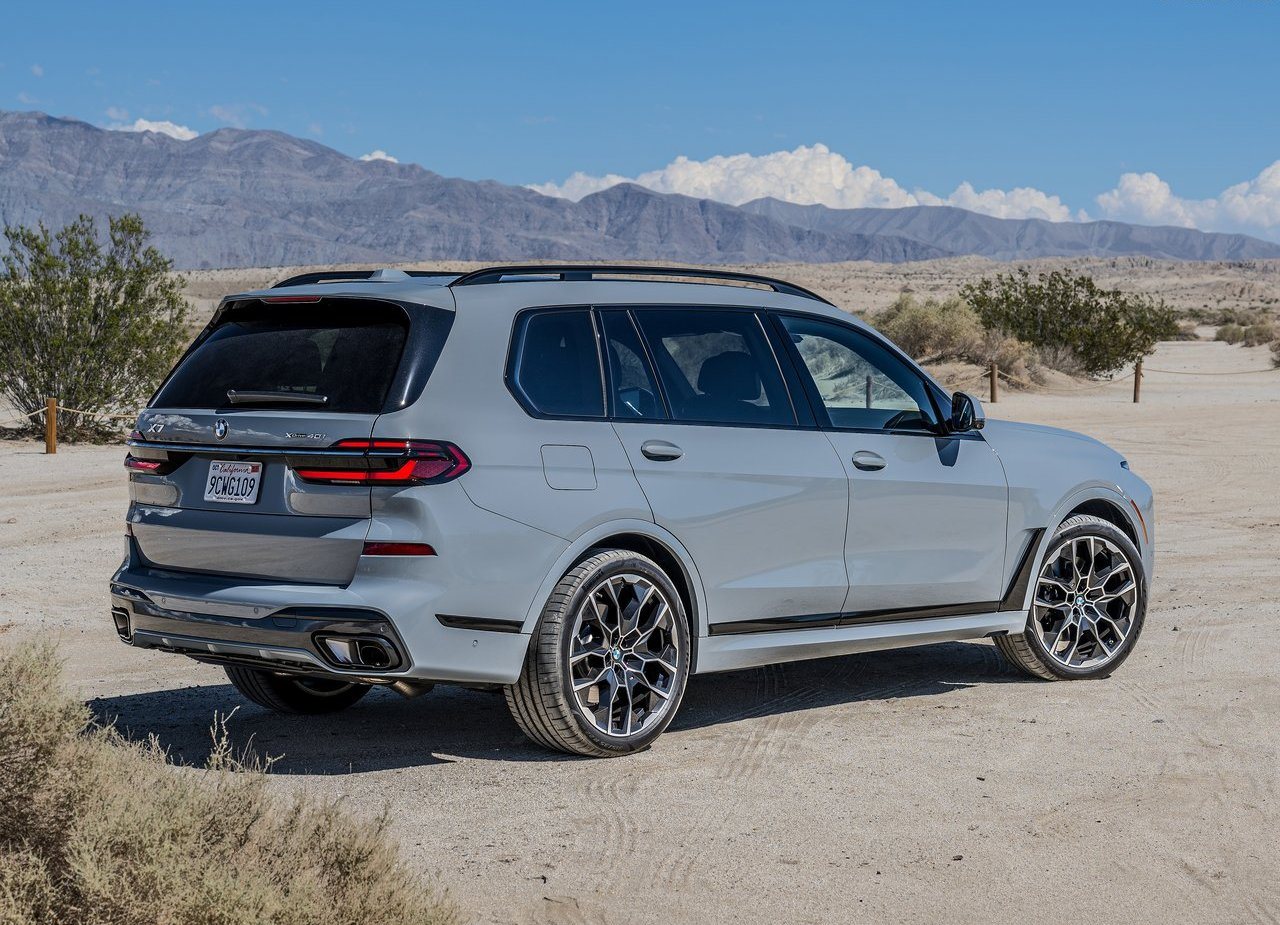 2023 - BMW X7, foto 105