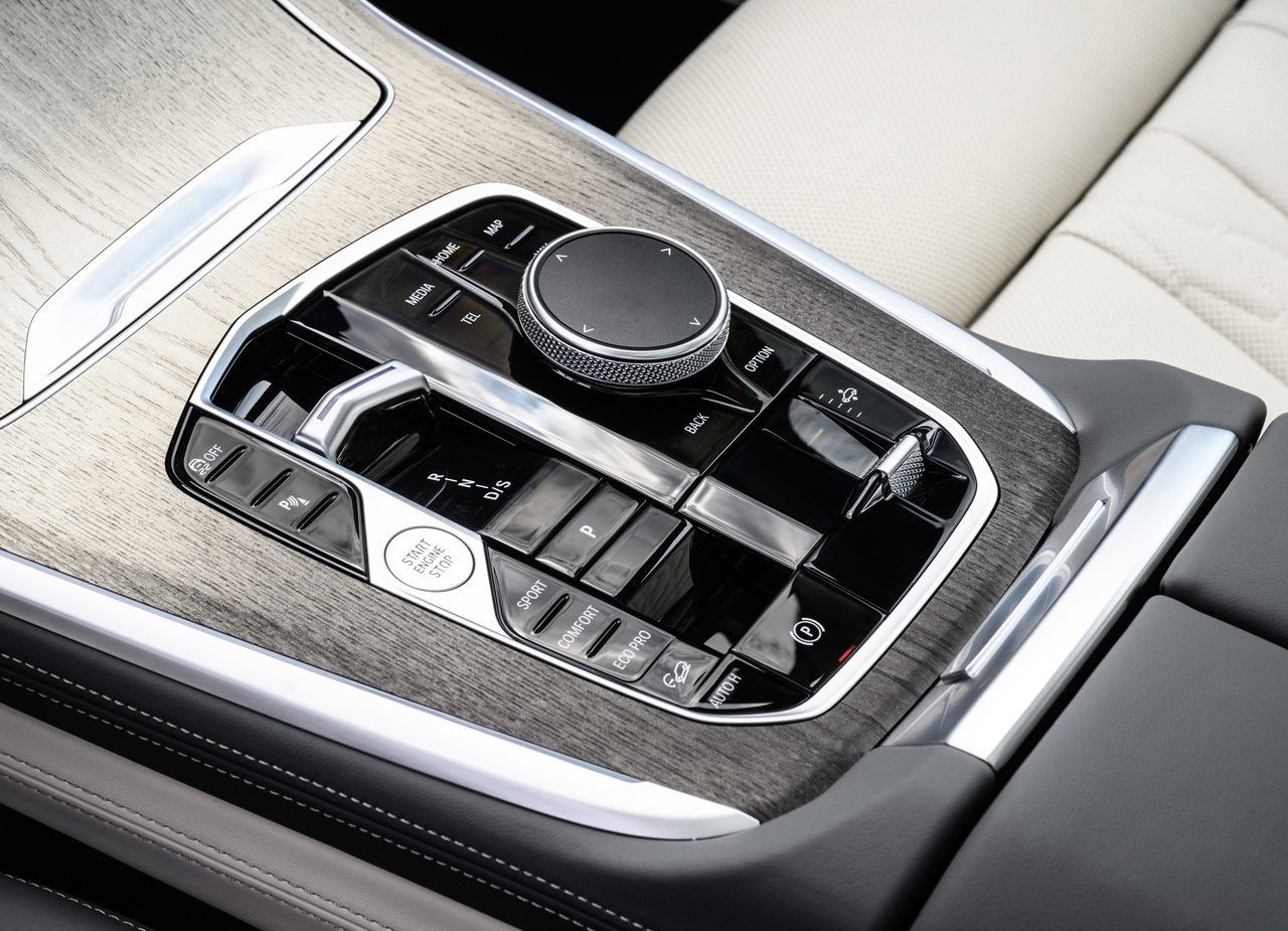 2023 - BMW X7, foto 190