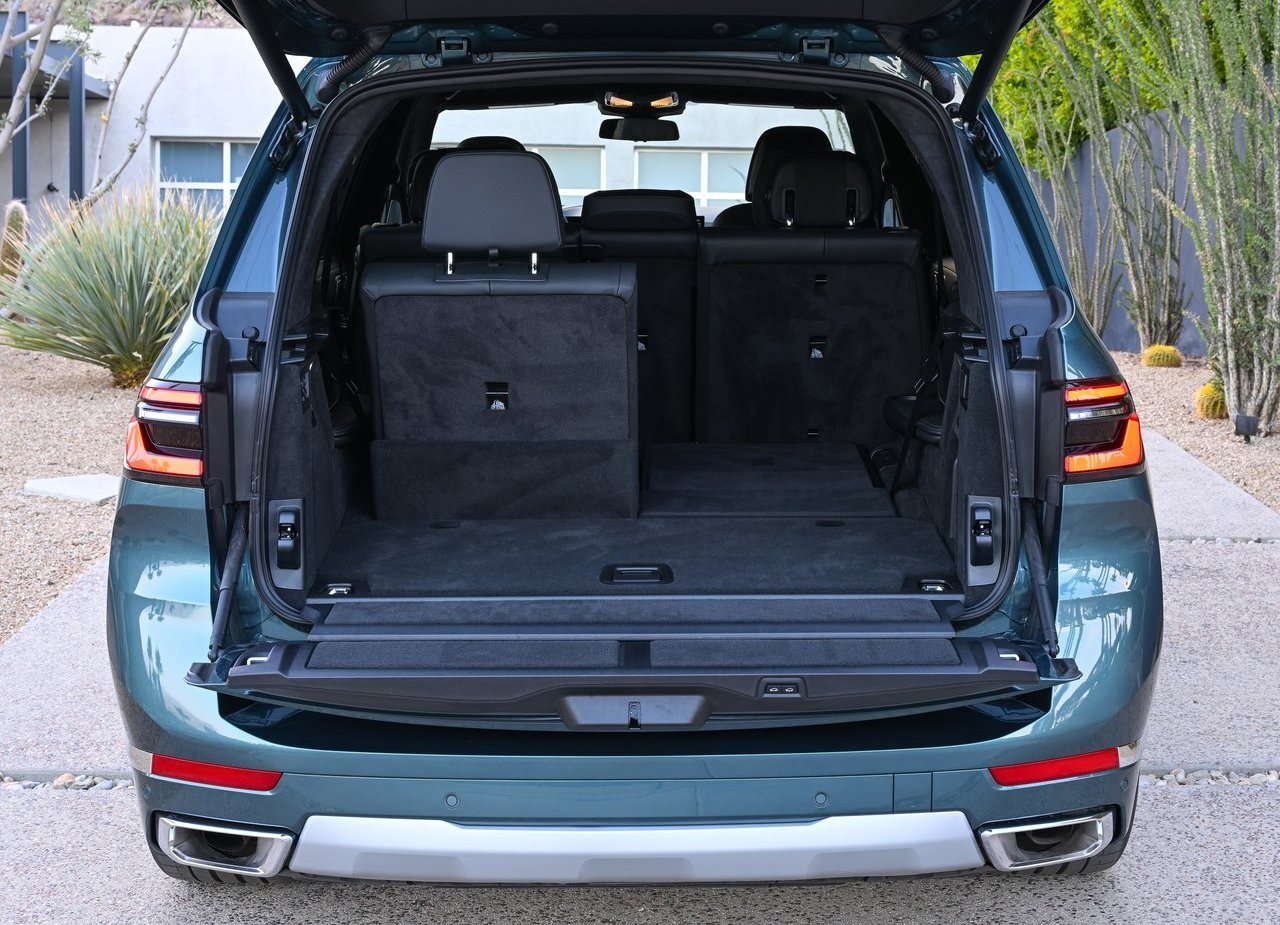 2023 - BMW X7, foto 204