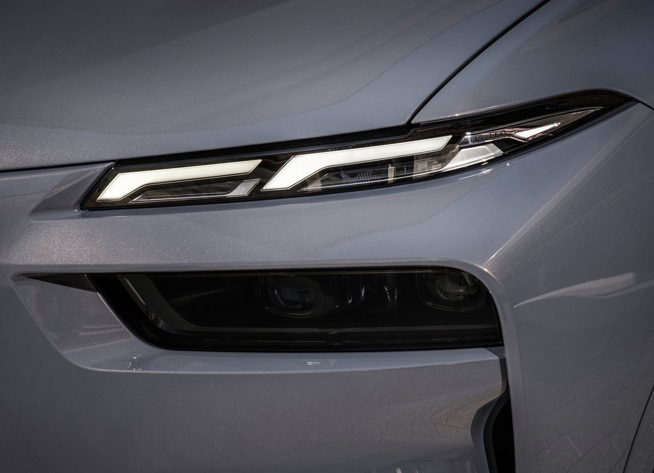 2023 - BMW X7, foto 211