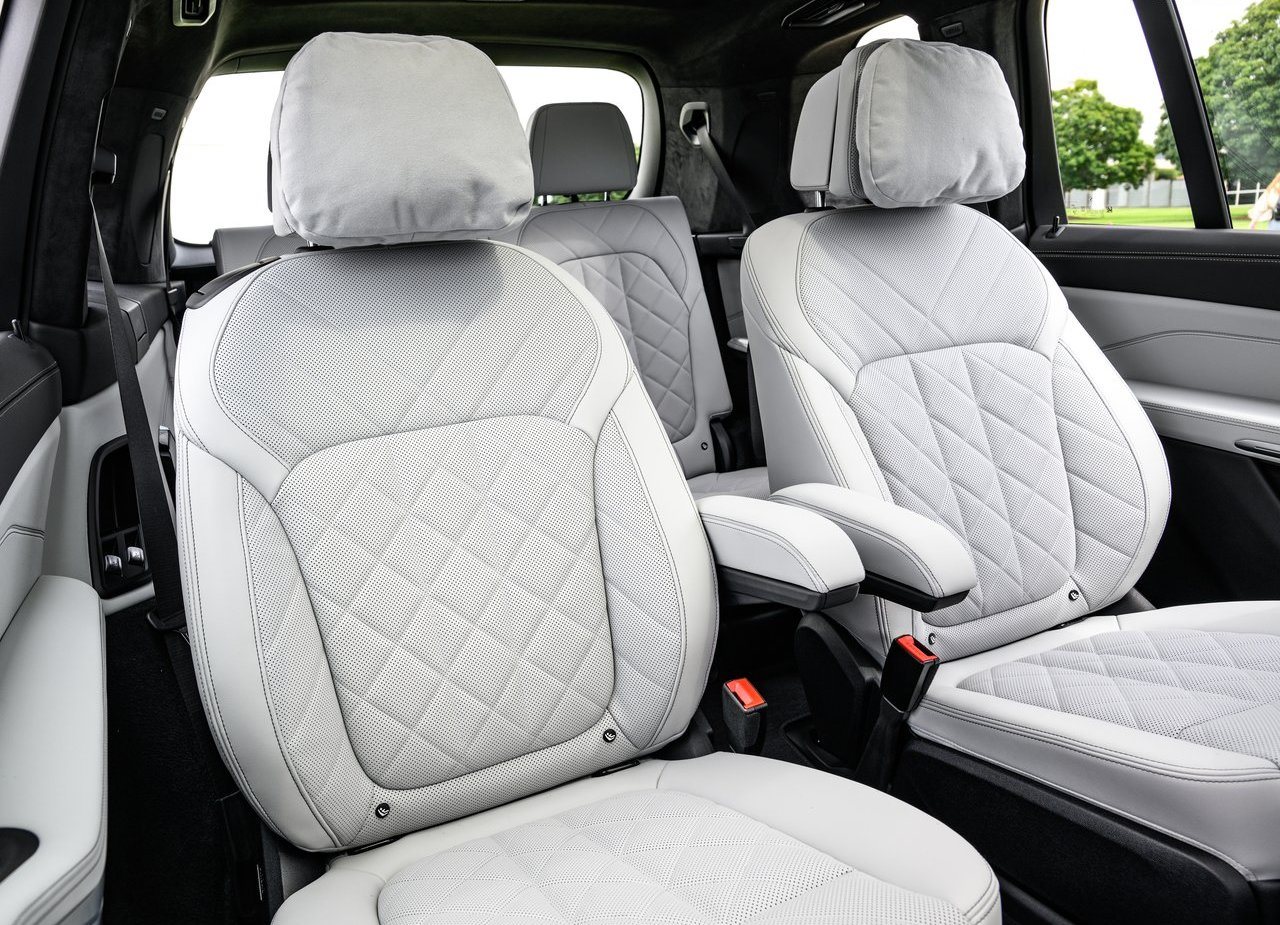2023 - BMW X7 M60i, foto 150