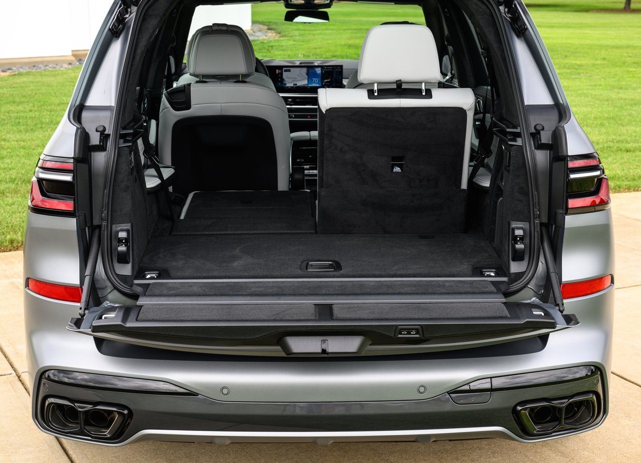 2023 - BMW X7 M60i, foto 166