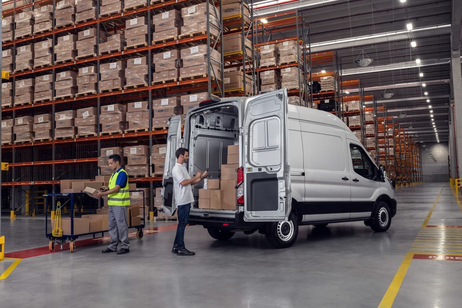 FORD TRANSIT FURGÃO, foto 3