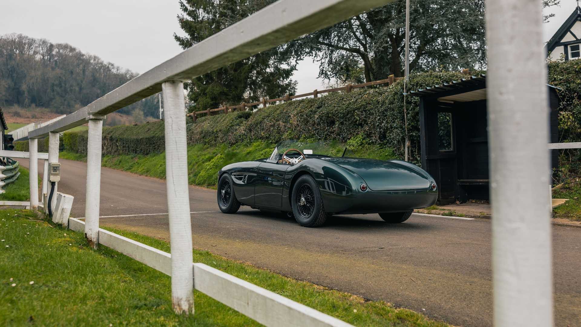 AUSTIN-HEALEY RESTOMOD BY CATON, foto 3