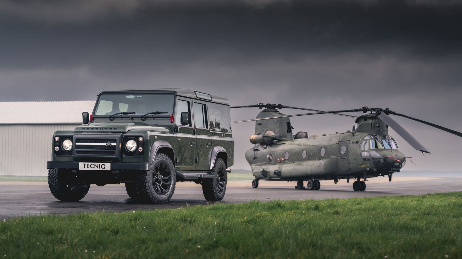 2022 - LAND ROVER DEFENDER Q40 BY TECNIQ, foto 1