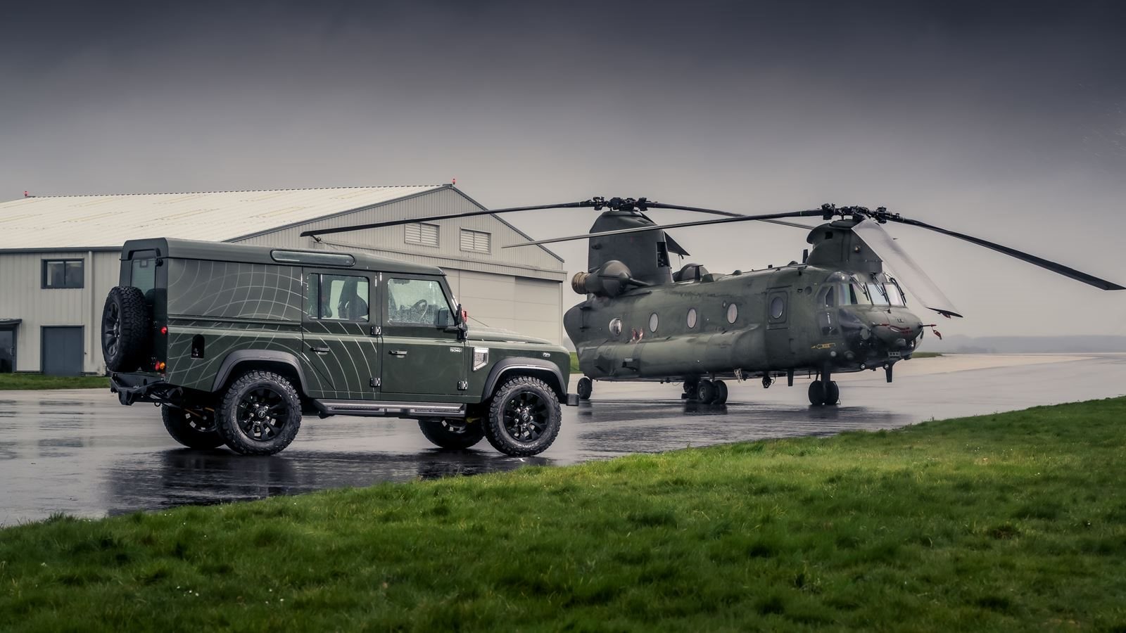 2022 - LAND ROVER DEFENDER Q40 BY TECNIQ, foto 2