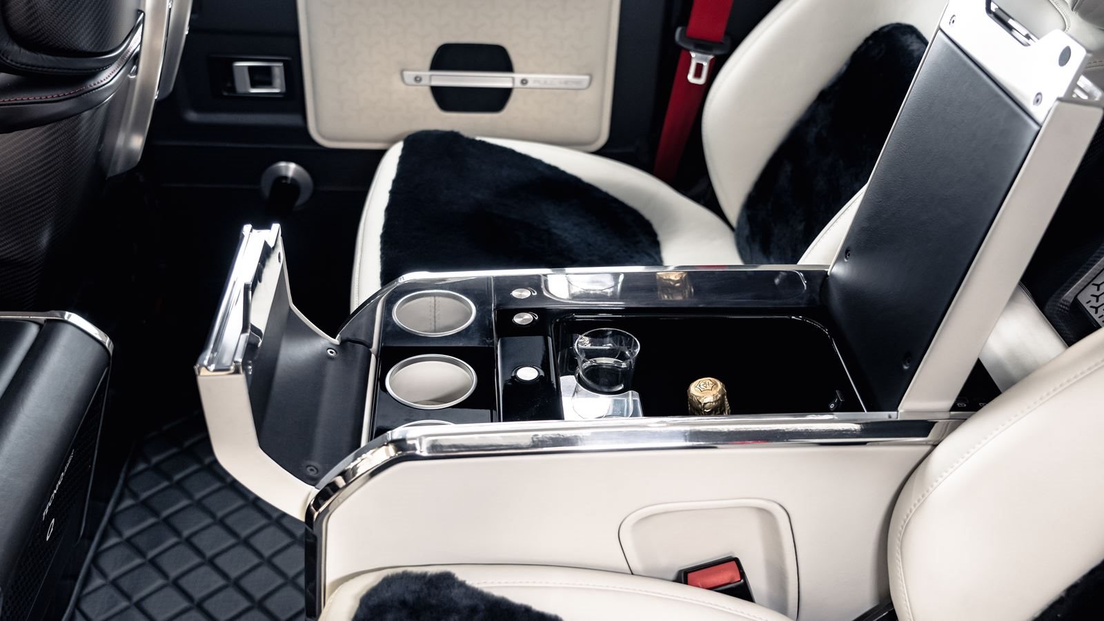 2022 - LAND ROVER DEFENDER Q40 BY TECNIQ, foto 6