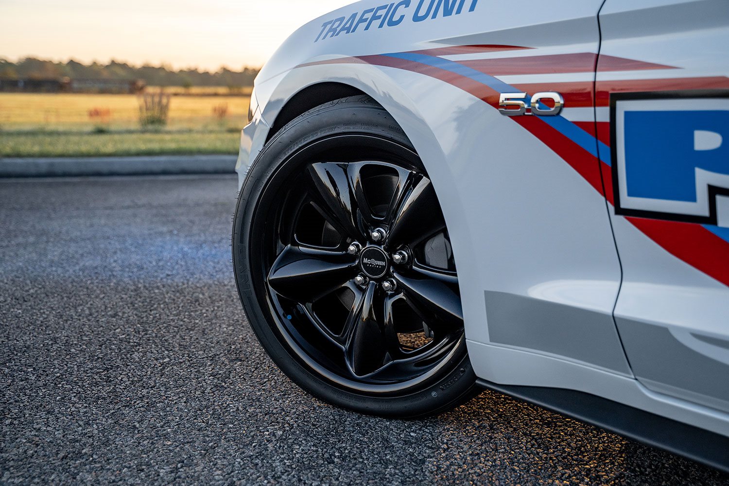 2022 - FORD MUSTANG POLICE CAR BY STEEDA, foto 7